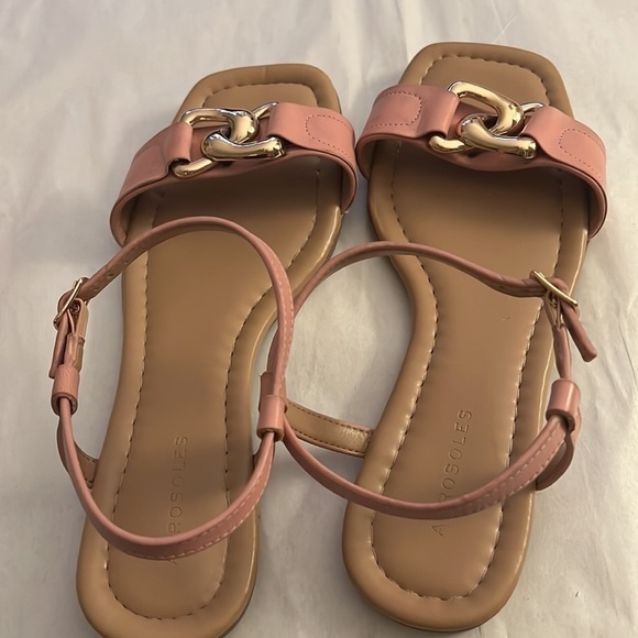 Aerosoles YOYÓ pink leather flat sandals Sz 10 gold tone chain link detailing - Picture 9 of 12